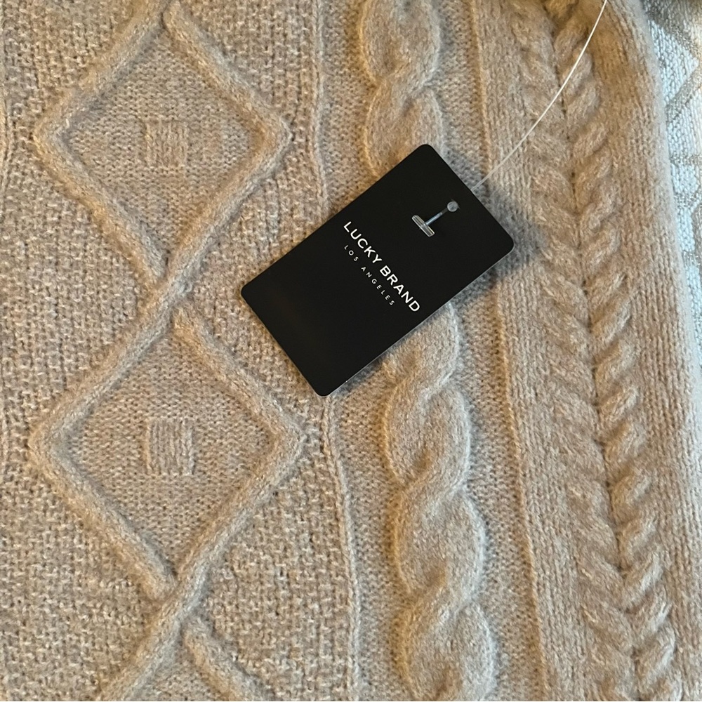 Lucky Brand Taupe Cable Knit Cardigan. Size XL, NWT.. - Picture 4 of 9